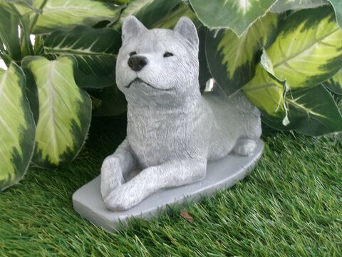 Akita Dog Concrete Statue pet Loss memorial gift, and garden decor finished in Monochrome Grey