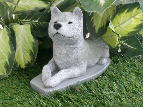 Akita Dog Concrete Statue pet Loss memorial gift, and garden decor finished in Monochrome Grey