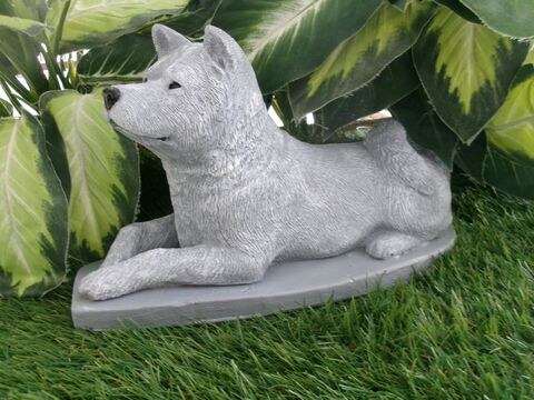Akita Dog Concrete Statue pet Loss memorial gift, and garden decor finished in Monochrome Grey