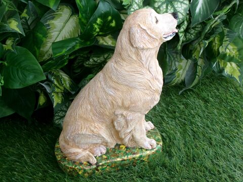 Custom painted Golden Retriever concrete Statue 9.75" high