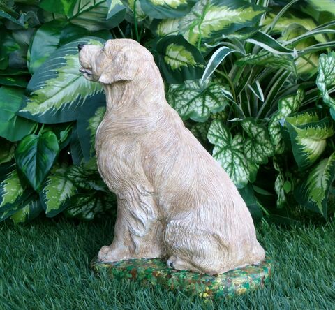 Custom painted Golden Retriever concrete Statue 9.75" high